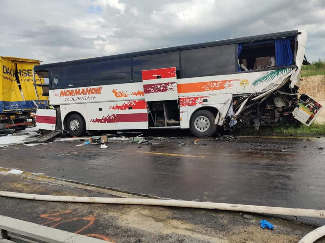 Wypadek koło Częstochowy na DK1. Ponad 30 osób rannych