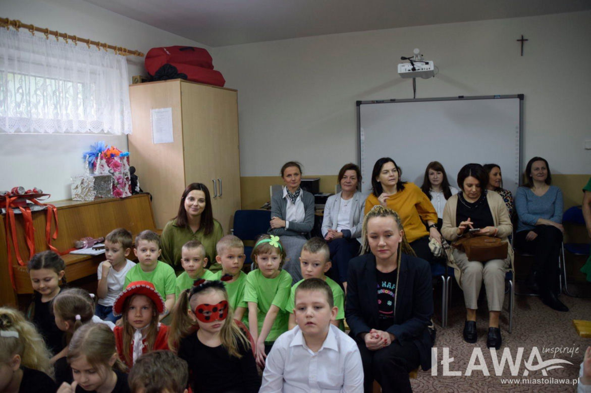 Dzień Ziemi w Iławie: Zielono w przedszkolu, zielono przy iławskich chodnikach i ulicach
