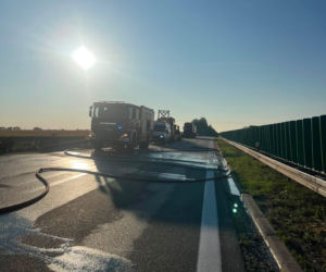 Uwaga kierowcy! Pożar na autostradzie A4. Droga nieprzejezdna, policja wyznaczyła objazd