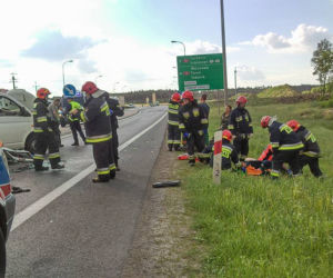 Wypadek w Pawłówku. Trzy osoby trafiły do szpitala! [ZDJĘCIA]