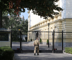 PIJANY OFICER BOR W KANCELARII PREMIERA