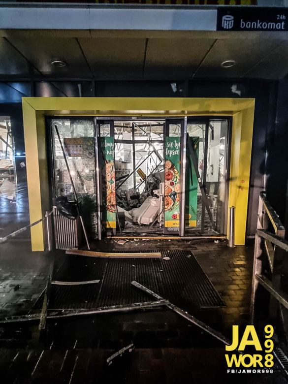 Złodzieje wysadzili bankomat w Jaworze