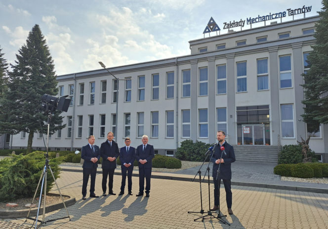 Minister Obrony Narodowej Władysław Kosiniak-Kamysz w Zakładach Mechanicznych w Tarnowie