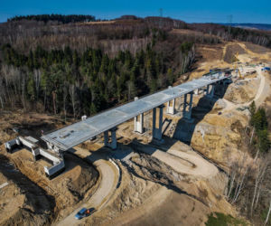 Najwyższa estakada w Polsce powstaje na S19 Babica Jawornik. Na plac budowy prowadzą serpentyny