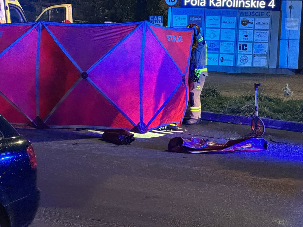 Makabra we Włochach. Kierowca bmw przejechał pieszą