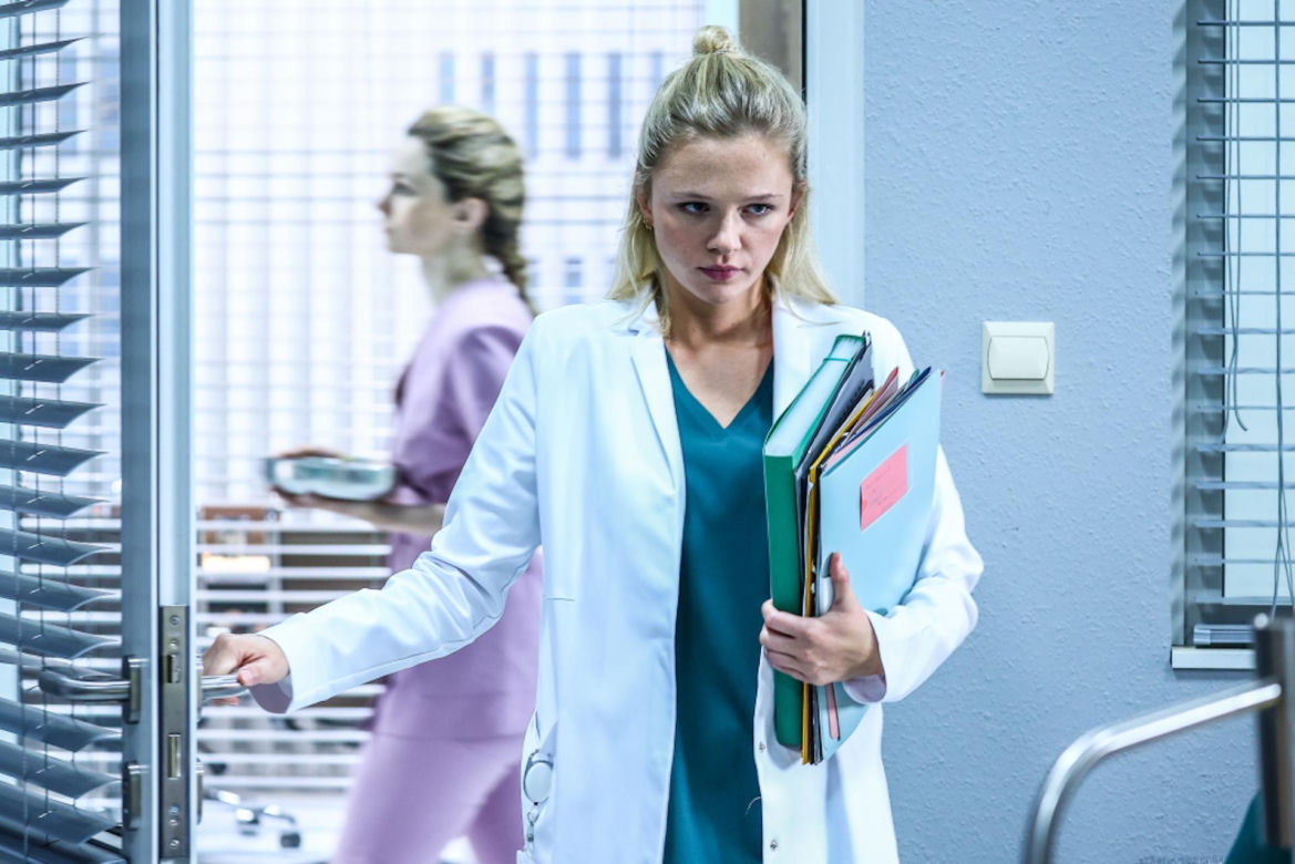 Szpital św. Anny, odcinek 2: Kaja Piotrowska (Ada Szczepaniak)
