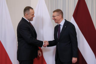 Prezydent Karol Nawrocki z wizytą na Łotwie. Główne tematy to bezpieczeństwo i sytuacja na Bałtyku