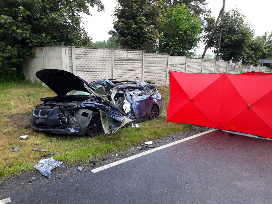 Młody strażak zginąl w wypadku samochodowym