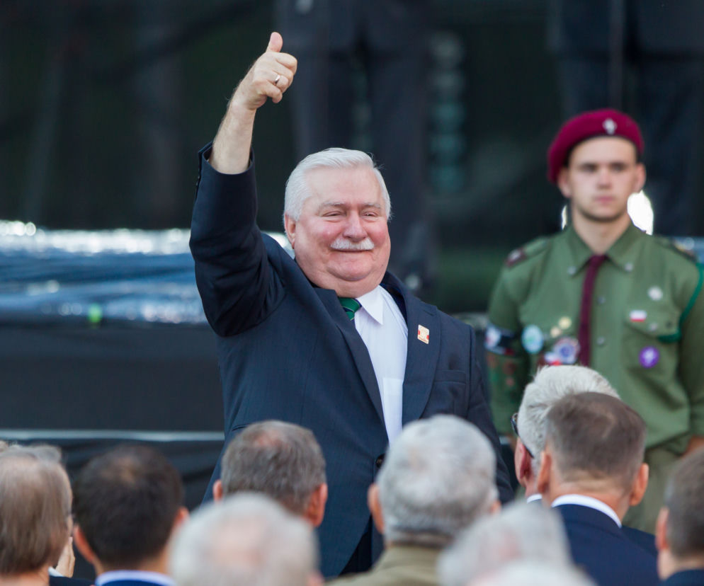 DANUTA WAŁĘSA O LECHU: MÓJ MĄŻ JEST ROMANTYCZNY NA SWÓJ SPOSÓB.