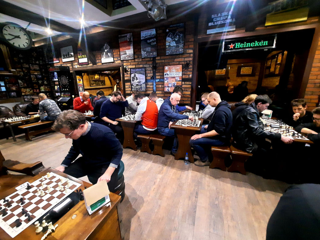Szachiści w toruńskim Hard Rock Pubie Pamela to już tradycja