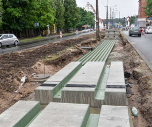W Toruniu trwa modernizacja torowisk. Zaglądamy na plac budowy