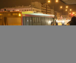 Kierowca wjechał w przystanek Warszawa