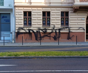Oszpecona kamienica przy ul. Malczewskiego