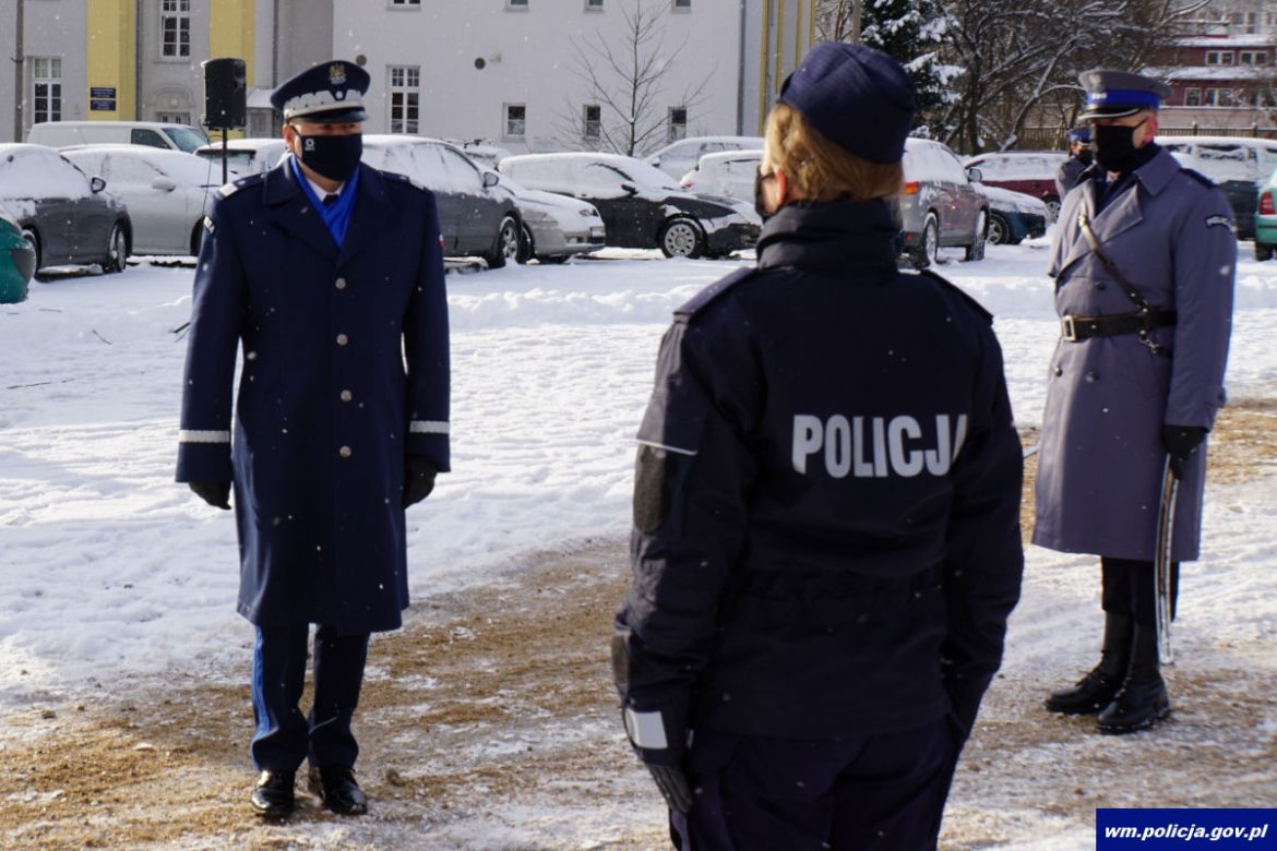 Nowi policjanci na Warmii i Mazurach. Ślubowało aż 80 funkcjonariuszy [ZDJĘCIA]