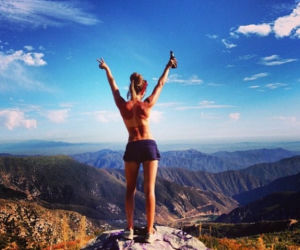 Kobiety pozują topless do zdjęć! A potem chwalą się tym w sieci...