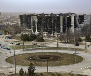 Rosjanie czyszczą Mariupol ze zwłok i gruzów. Szykują tam karnawał zwycięstwa