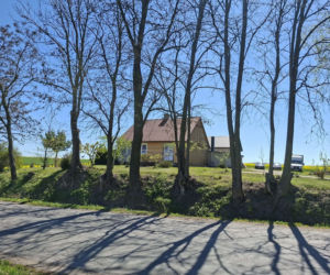 Jeżów. Ta świętokrzyska wieś powstała w XII wieku. Niewielu wie, że była częścią niezwykłej wymiany między zakonnikami. Jak wygląda dziś?