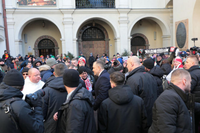 Karol Nawrocki wziął udział w Patriotycznej Pielgrzymce Kibiców na Jasnej Górze   
