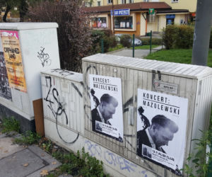 Wrocław jest pełen nielegalnie przyklejonych plakatów i ulotek