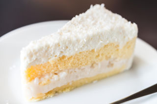 Ciasto Rafaello na biszkopcie. Proste kroki i wyjątkowy smak