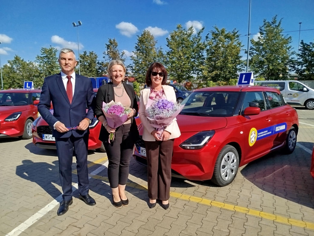 Siedlecki WORD wymienił starą flotę pojazdów egzaminacyjnych na nowe samochody marki Suzuki Swift