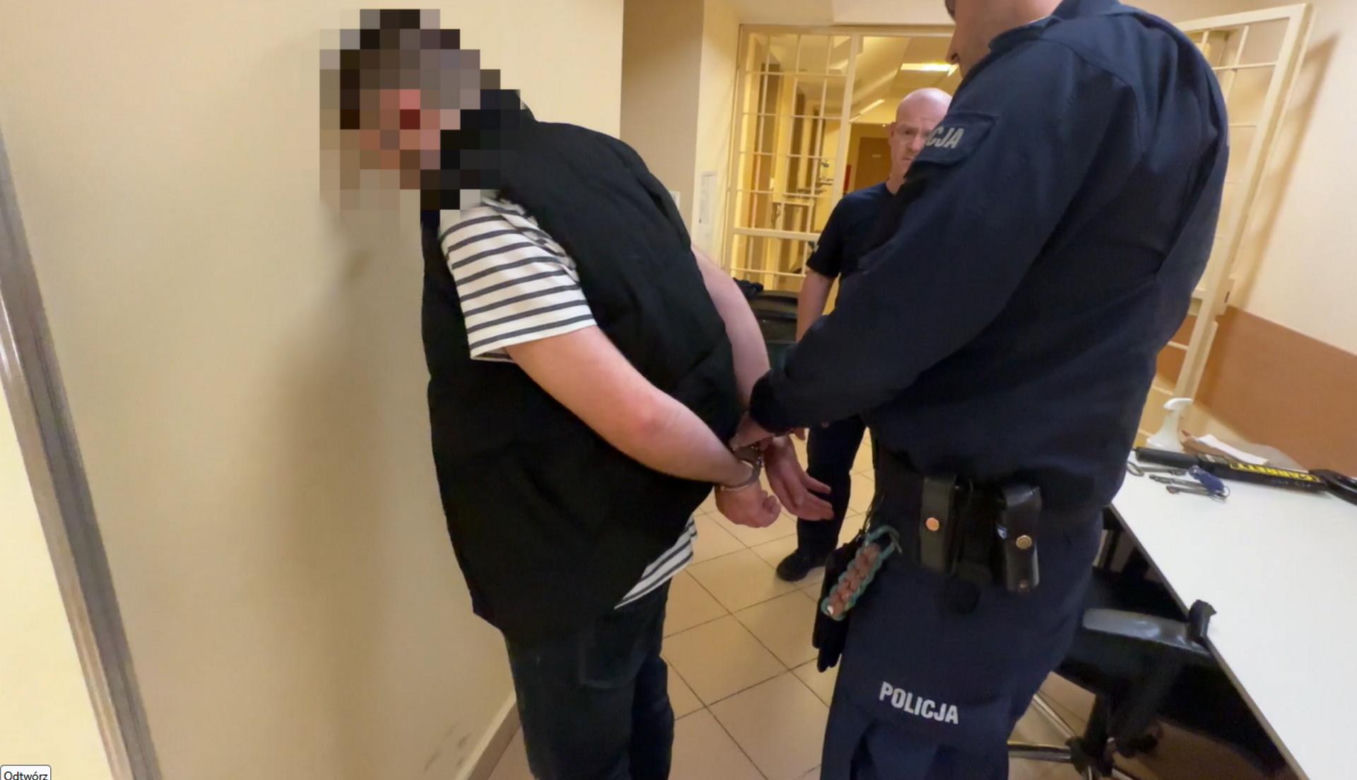 Pijany kierowca z Gruzji potrącił kobietę na pasach i uciekł. Zatrzymano go po krótkim pościgu