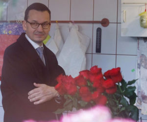 Premier kupił kwiaty a Kamiński bieliznę