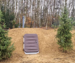 Piwniczka ziemianka w ogrodzie