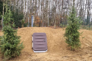 Piwniczka ziemianka w ogrodzie