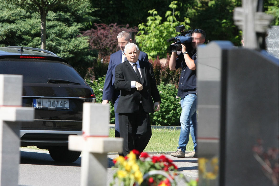Modlitwa prezesa pod bronią