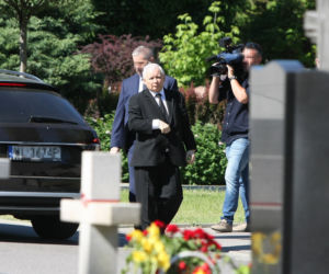 Modlitwa prezesa pod bronią