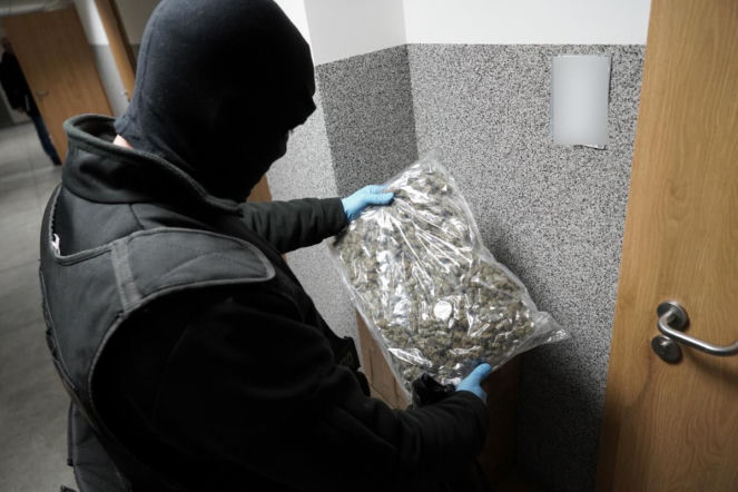 Ponad 75 kg narkotyków w Bydgoszczy! Policja zlikwidowała magazyn wart miliony