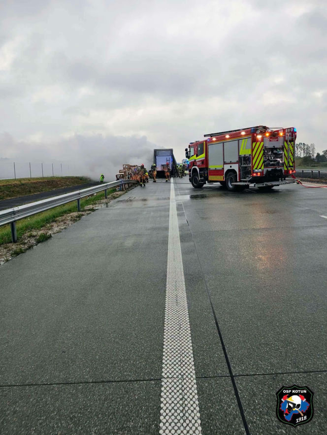 pożar naczepy ciężarówki na A2 Polaki