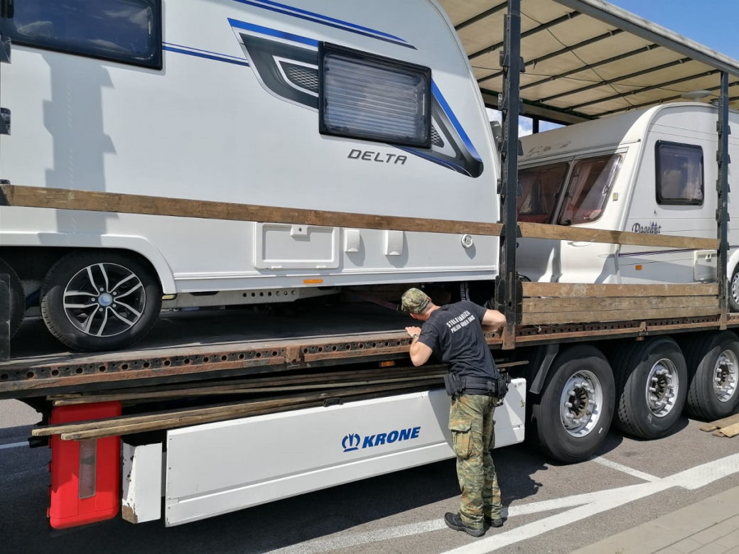 Kradzieże kamperów i przyczep kempingowych