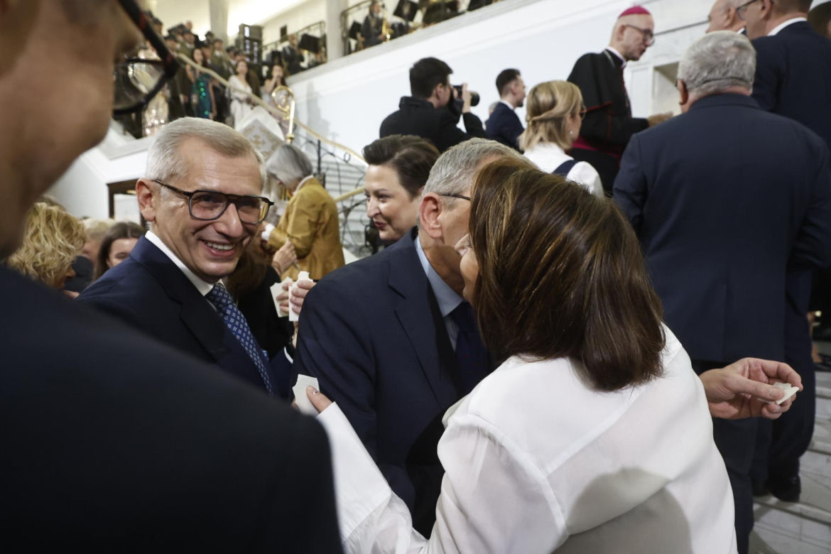 Połamali się opłatkiem w Sejmie