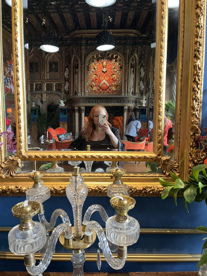 Co naprawdę dzieje się w zamku Zdrajców? Mamy zdjęcia zza kulis hitu TVN!