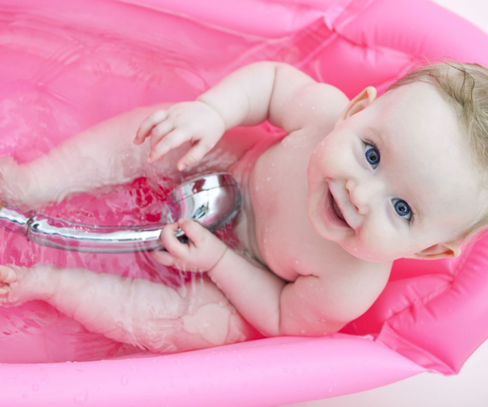KĄPIEL i pielęgnacja niemowlęcia