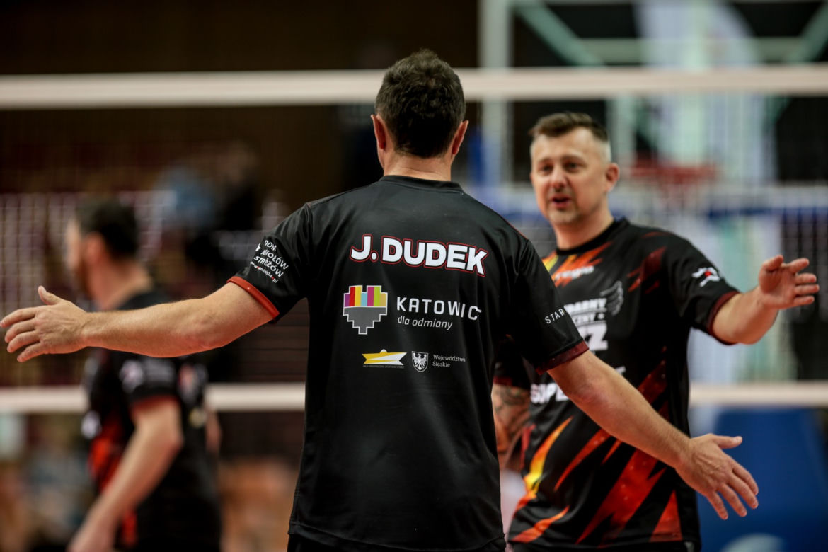 Legendarny Kosmiczny Mecz z Aniołami w Spodku: Gwiazdy zagrały dla Domu Aniołów Stróżów 