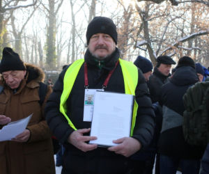 Protest mundurowych emerytów pod kancelarią premiera