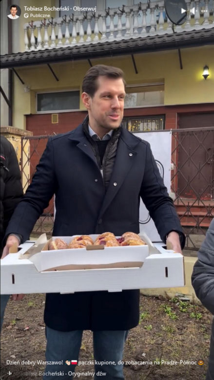 Gigantyczne kolejki po słodkości. Politycy z pączkami na ulicy. Tak wygądał tłusty czwartek w Warszawie