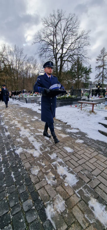 Pogrzeb sierżanta Kamila Zasady. Tragicznie zmarłego policjanta żegnały tłumy