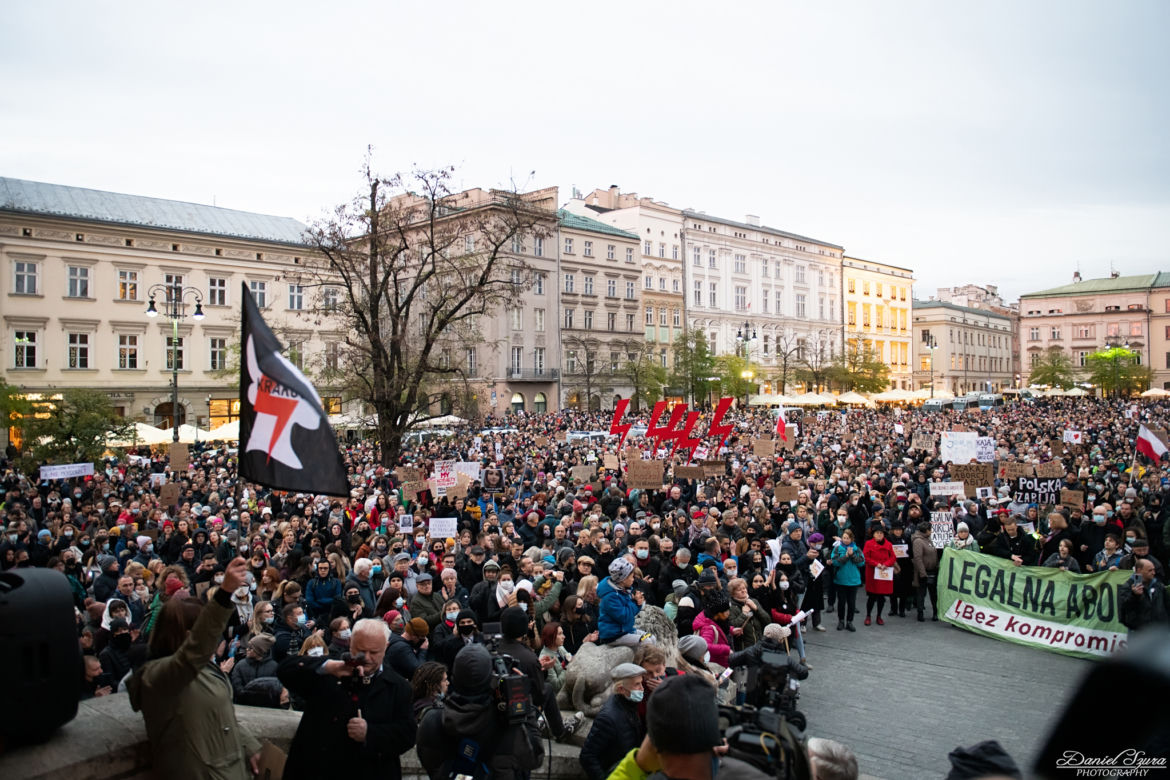 Kraków: "Ani jednej więcej". Protest po śmierci ciężarnej Izabeli z Pszczyny