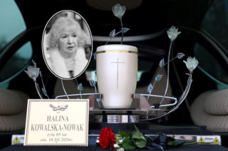 Pogrzeb Haliny Kowalskiej. Urna kryła detale, które wcześniej widzieliśmy tylko u jednej gwiazdy