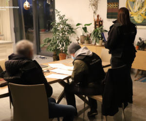KAS rozbiła grupę organizującą nielegalny hazard. Działała w prawie 10 tys. punktach [FOTO]