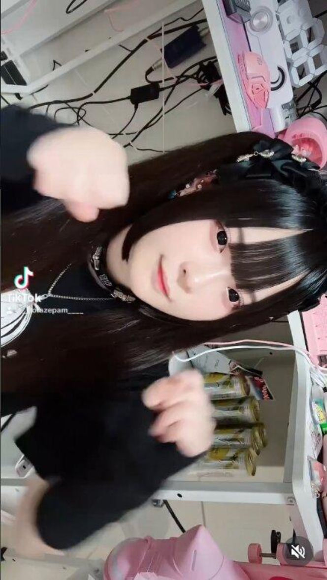 Dramat w sieci! Młoda gwiazda odeszła nagle, zostawiając miliony fanów