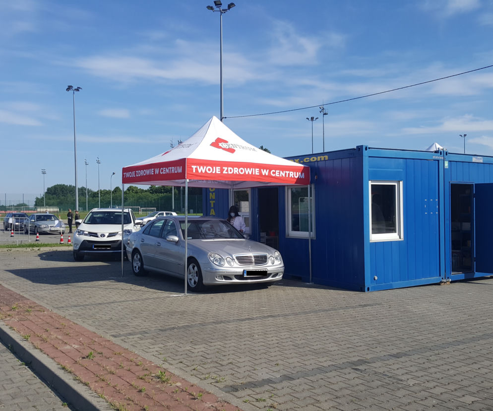 Punkt szczepień drive-thru w Siedlcach