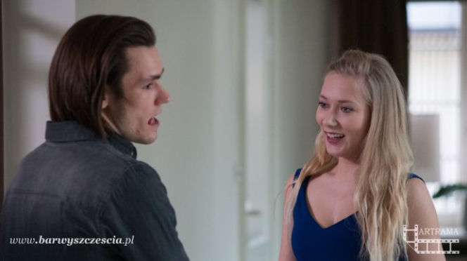 Barwy szczęścia odc. 1302. Bartek (Bartosz Gelner), służąca Mirka (Magdalena Kaczmarek)