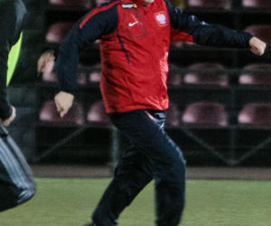 Donald Tusk gra w piłkę