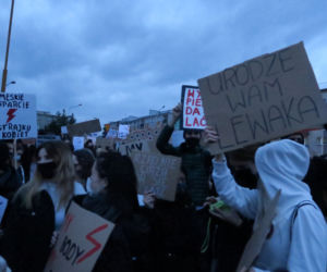 Kalisz: manifestacja na głównych ulicach miasta i pod kurią