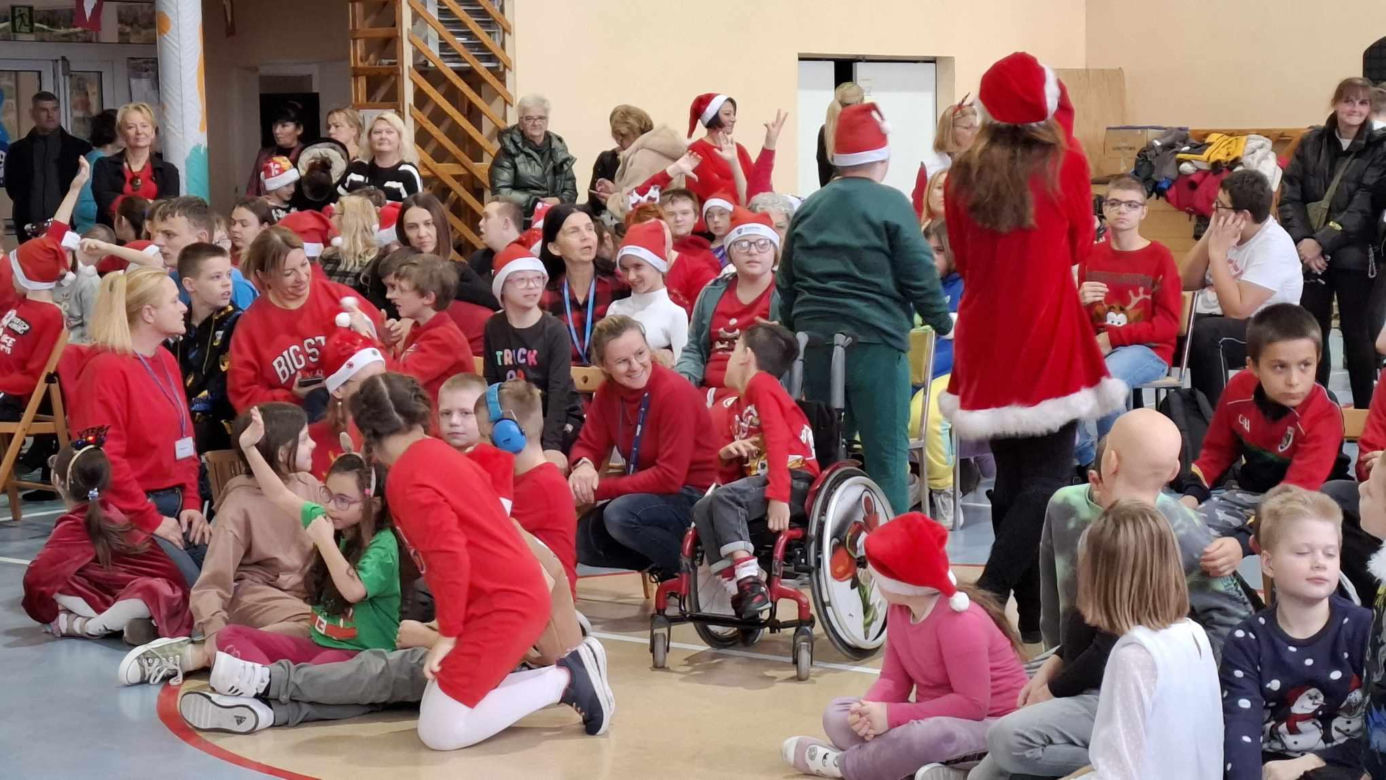Mikołaj z Rovaniemi odwiedził uczniów Szkoły Podstawowej Specjalnej nr 19